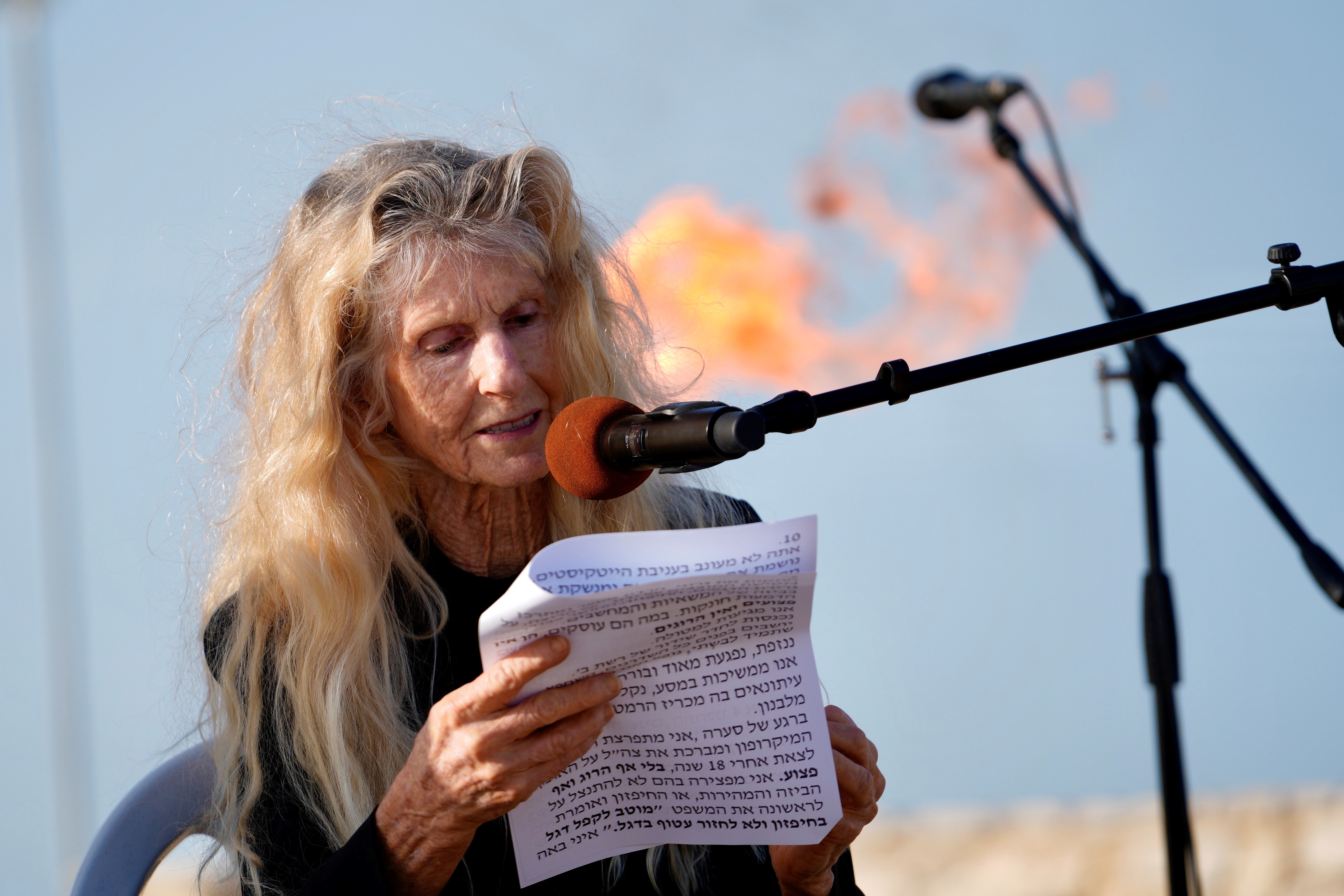 אורנה שמעוני נושאת את דבר המשפחות השכולות בטקס ההתייחדות השנתי עם חללי הקיבוצים, בשנה שעברה