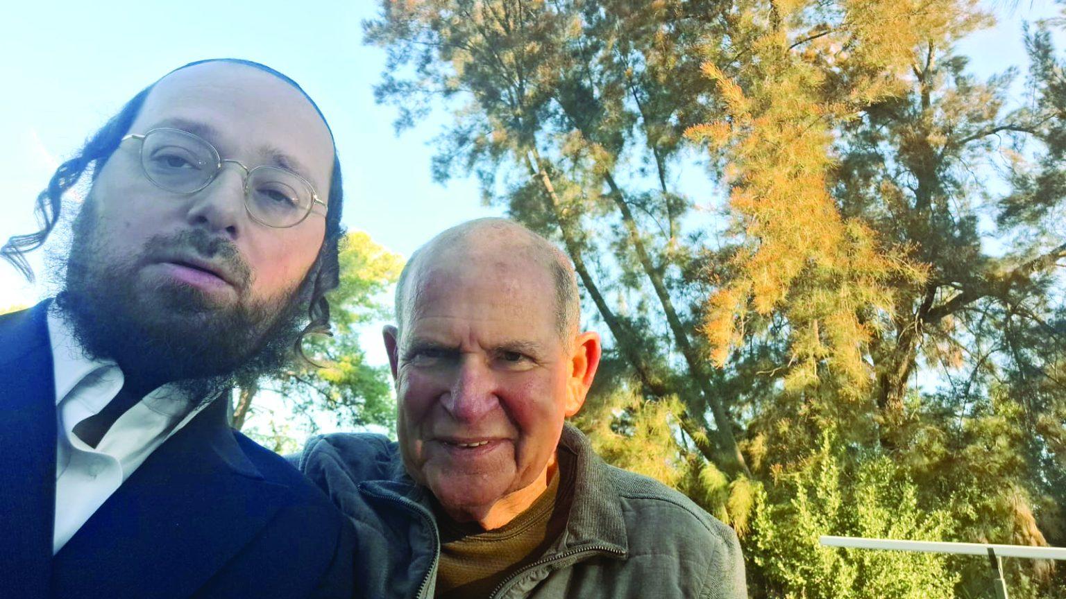 ״נדרש גשר, תהליך של חינוך״: יואל מרשק והרב יונתן רייס. (צילום: מהאלבום הפרטי)