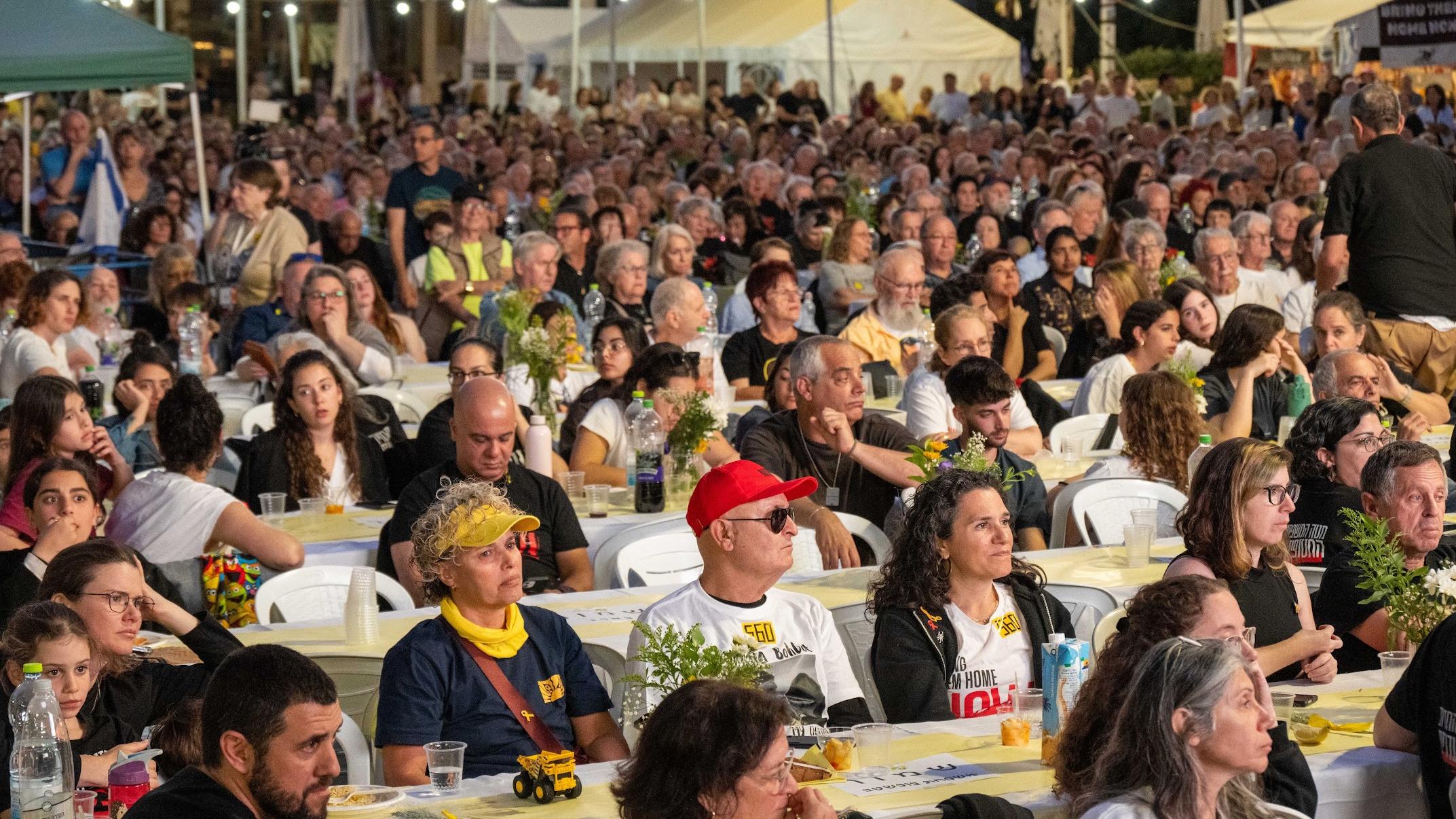 ״אין חירות בלעדיהם״. (צילום: אוריאל אבן ספיר וליאור רוטשטיין)